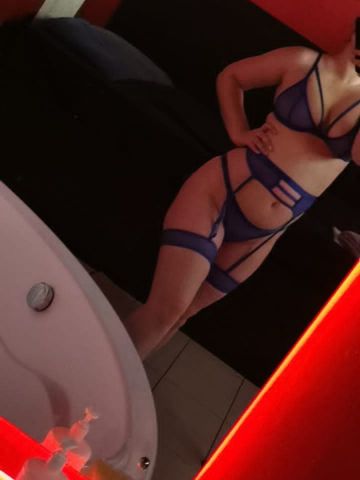 Белла Зрелая дама